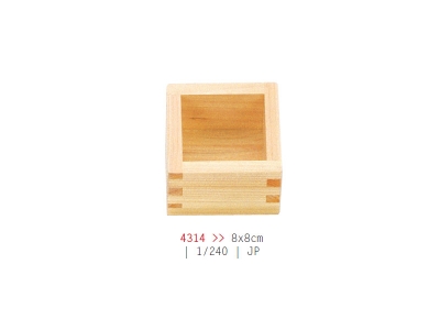 Drewniana czarka na sake